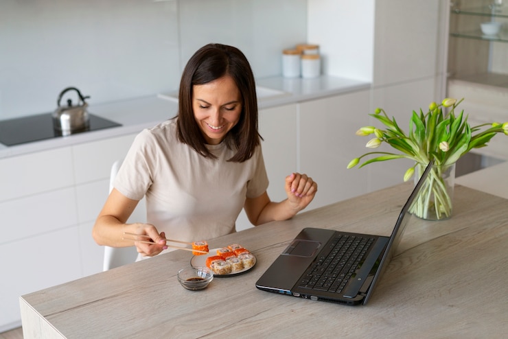 8 Tips for Healthy Eating While Working from Home