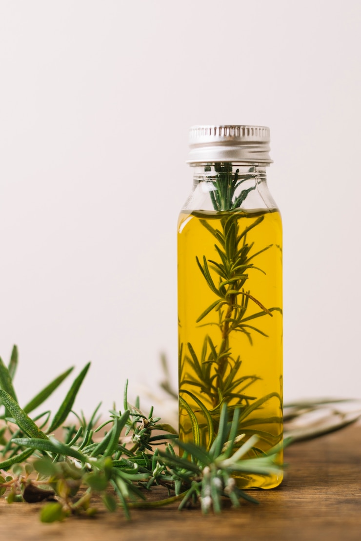 12 Advantages and Applications of Tea Tree Oil