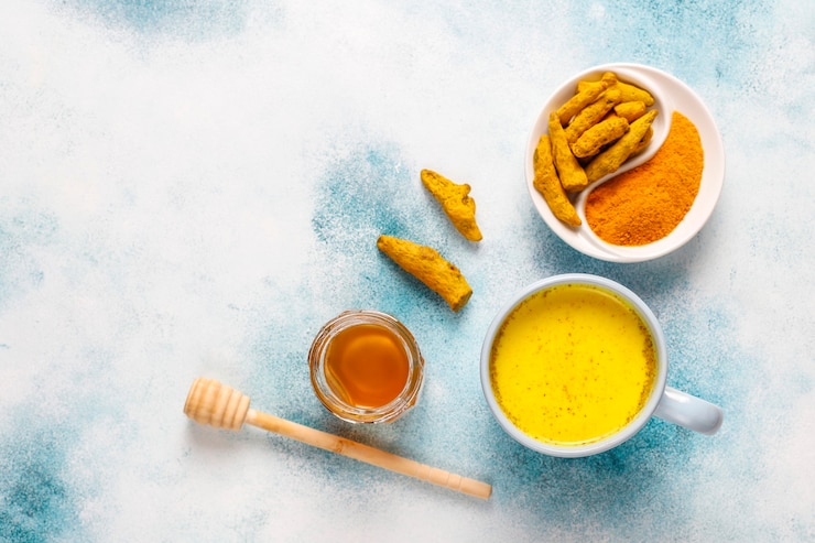 Enhancing Your Skin: The Power of Turmeric Honey Paste and Superfoods