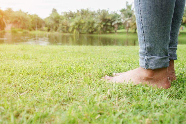 Episode 47: Rooting Our Bodies to the Earth – Intuition and Grounding with Dr. Laura Koniver